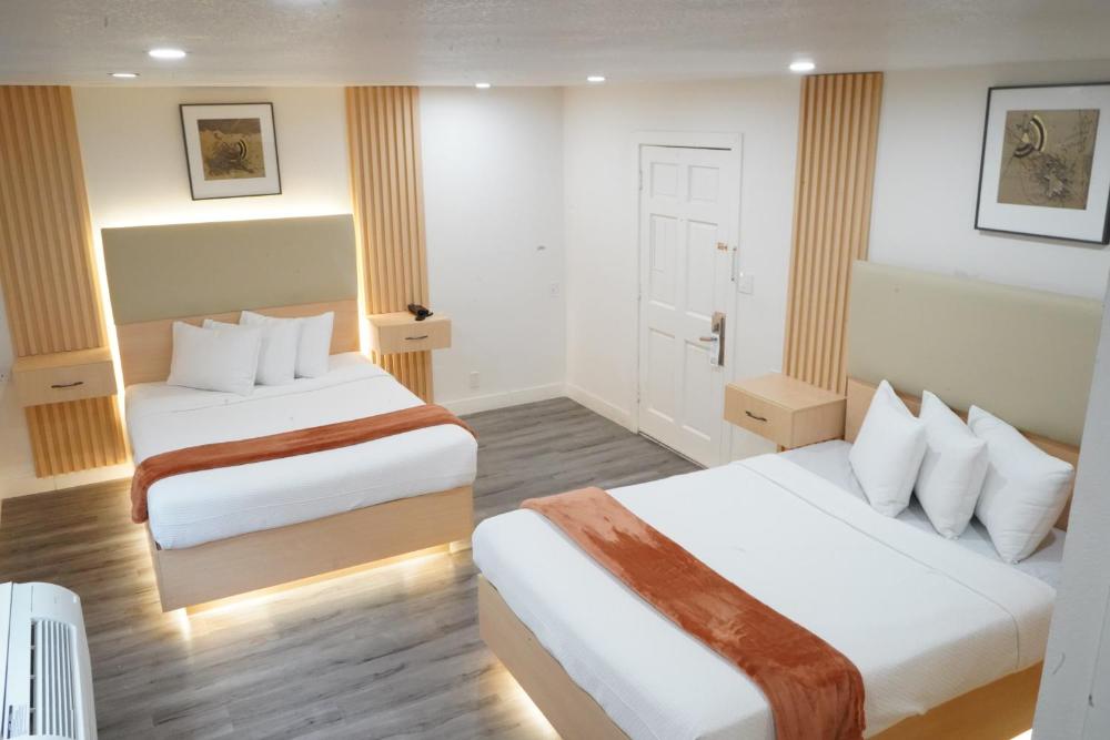 Deluxe Double Room interior